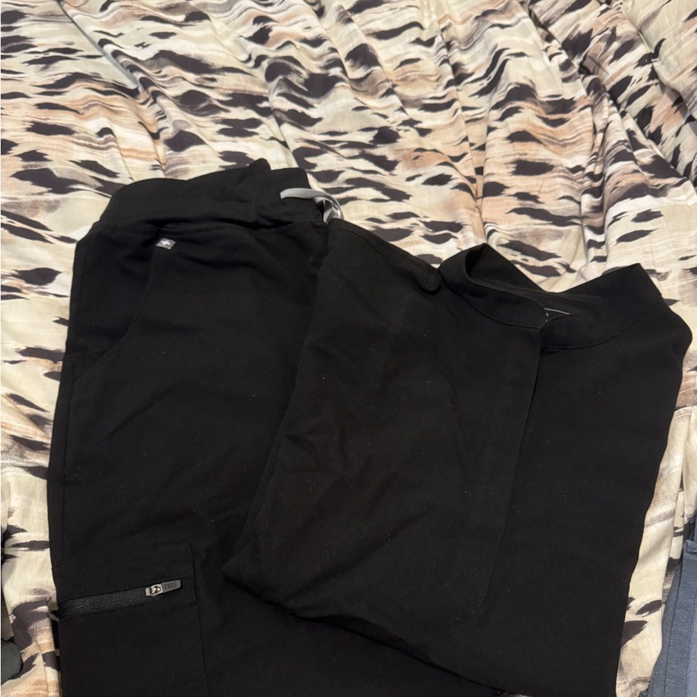 Figs Black Women's scrubs set